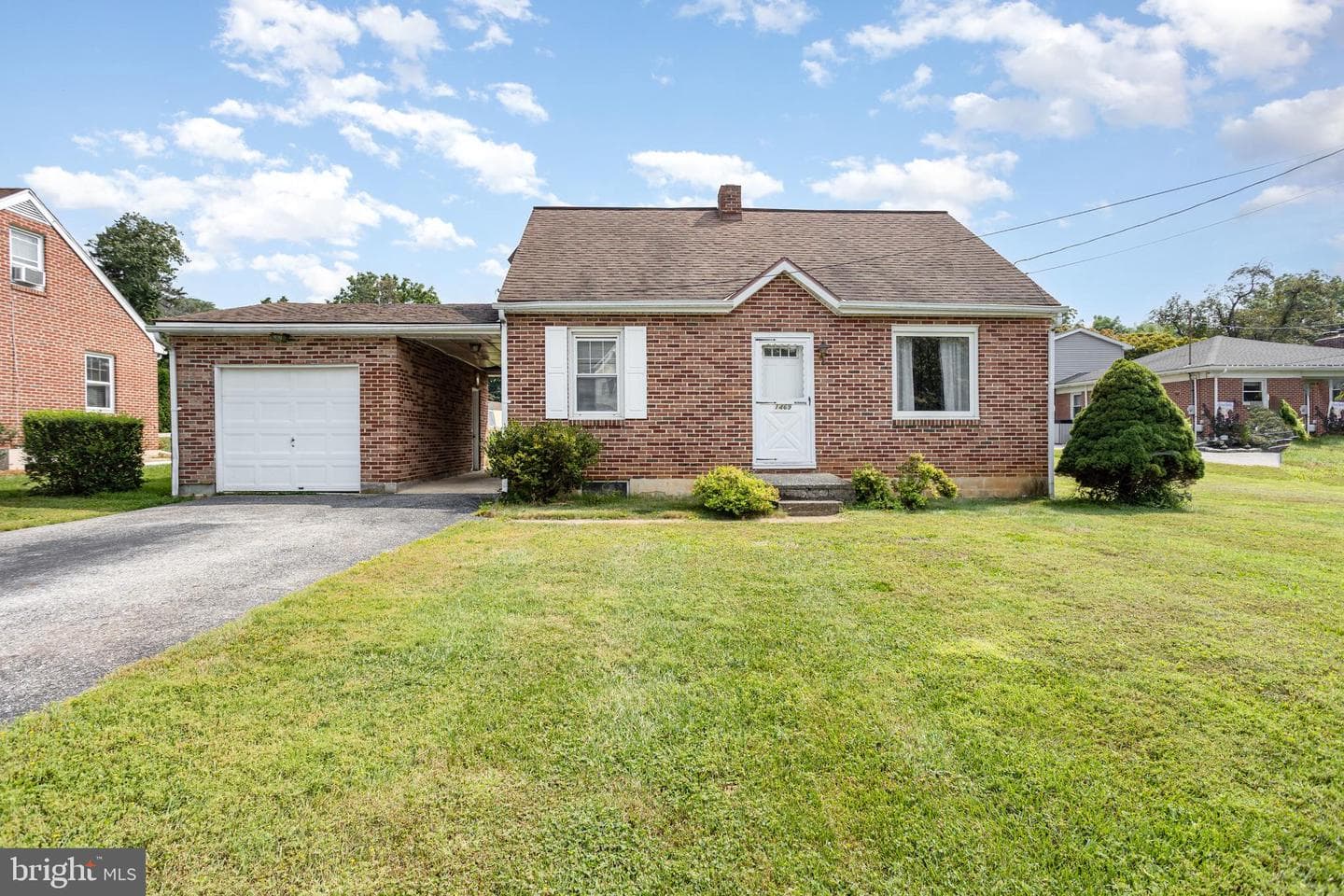 1469 Arbor Lane photo 2