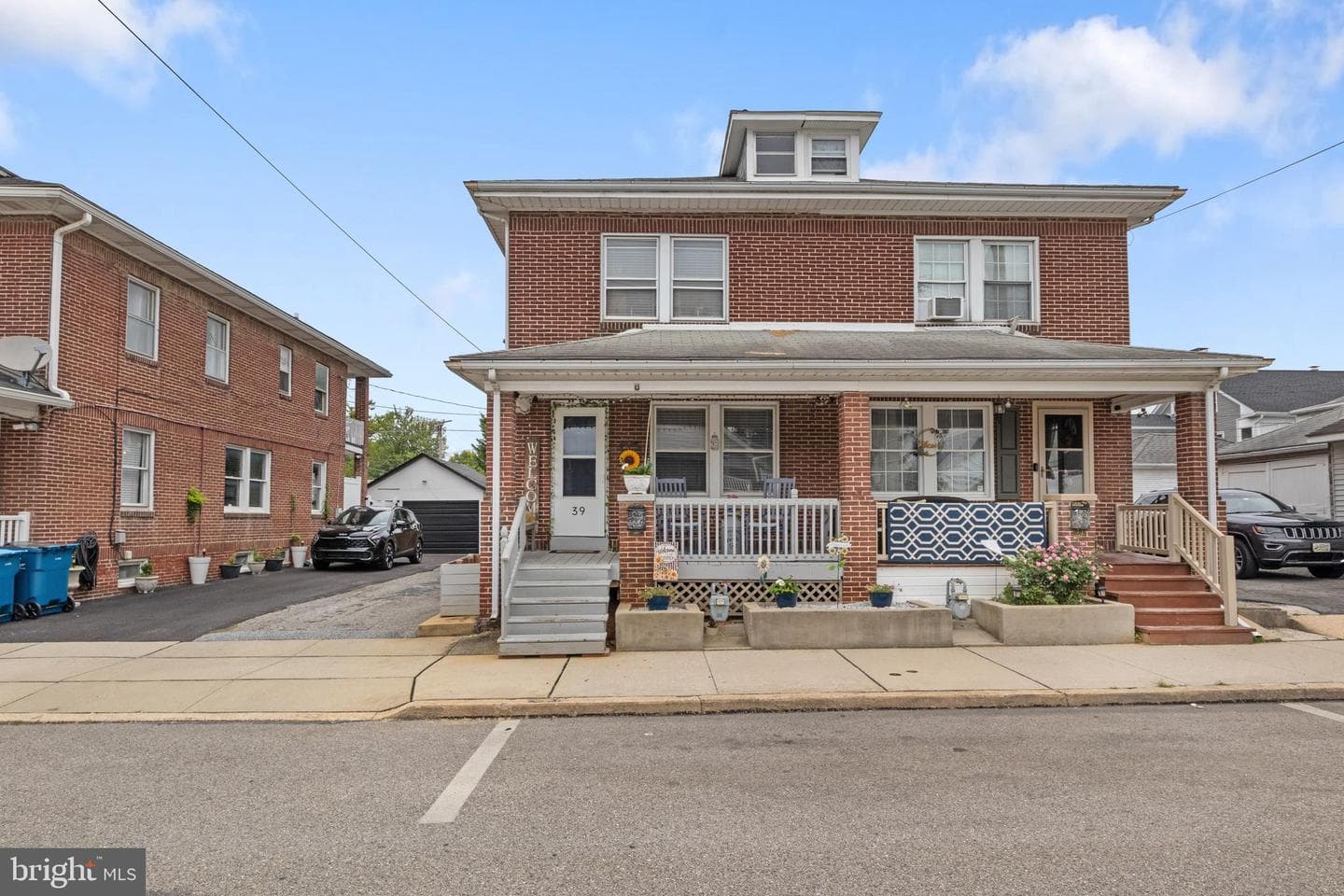 39 S Sumner Street photo 1