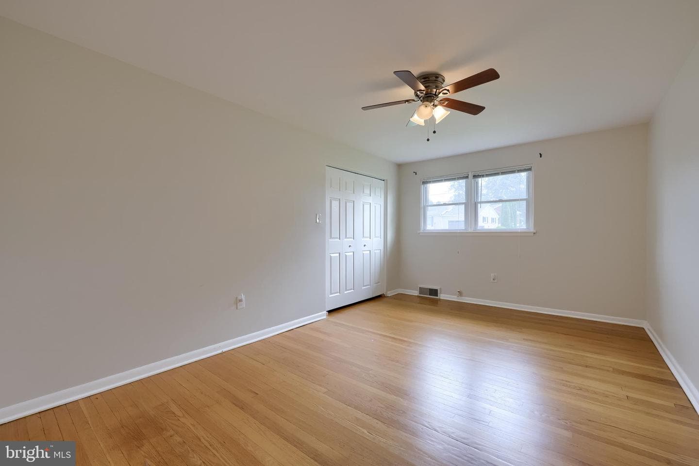 101 Lynbrook Drive N photo 22