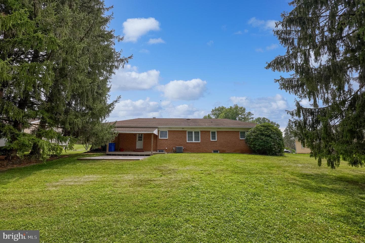 101 Lynbrook Drive N photo 33