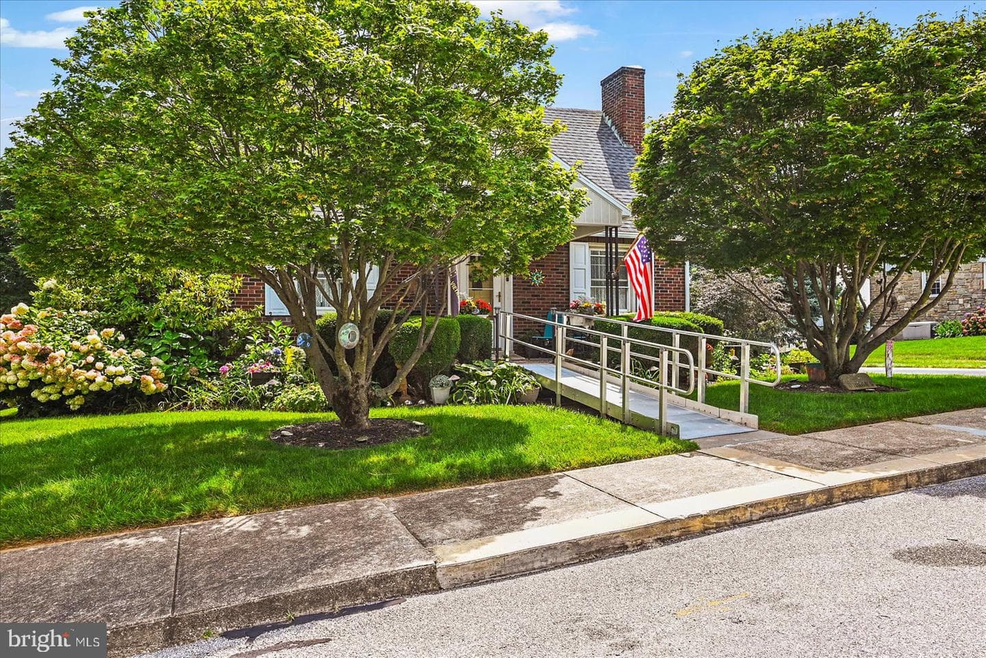 239 N 3rd Street photo 2