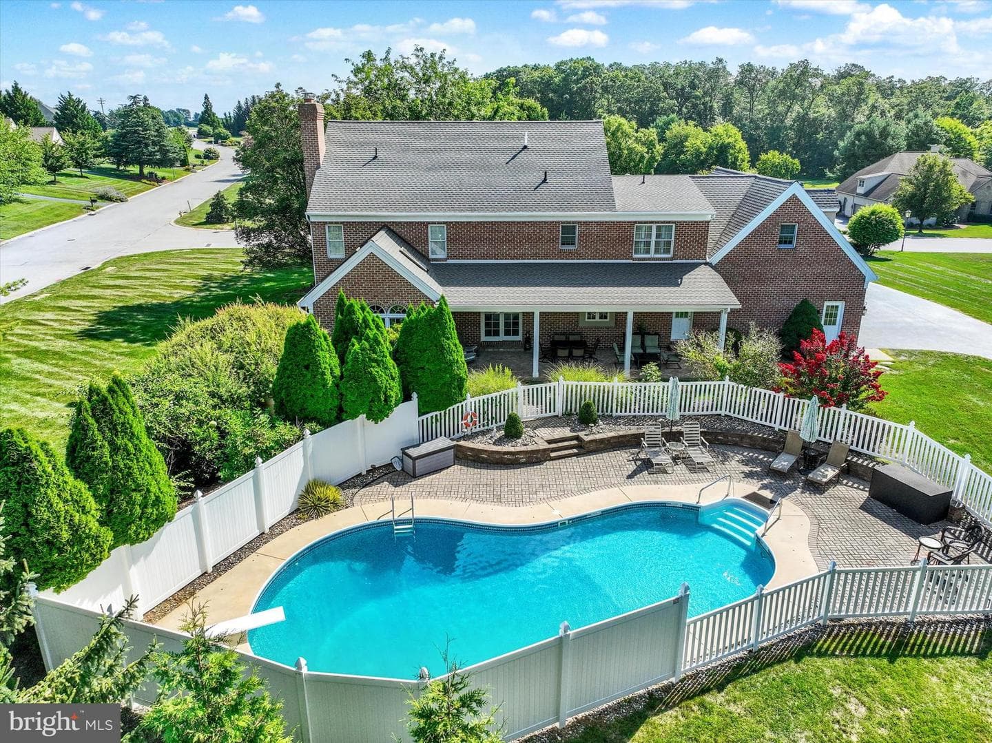 2010 Rosemill Court photo 56