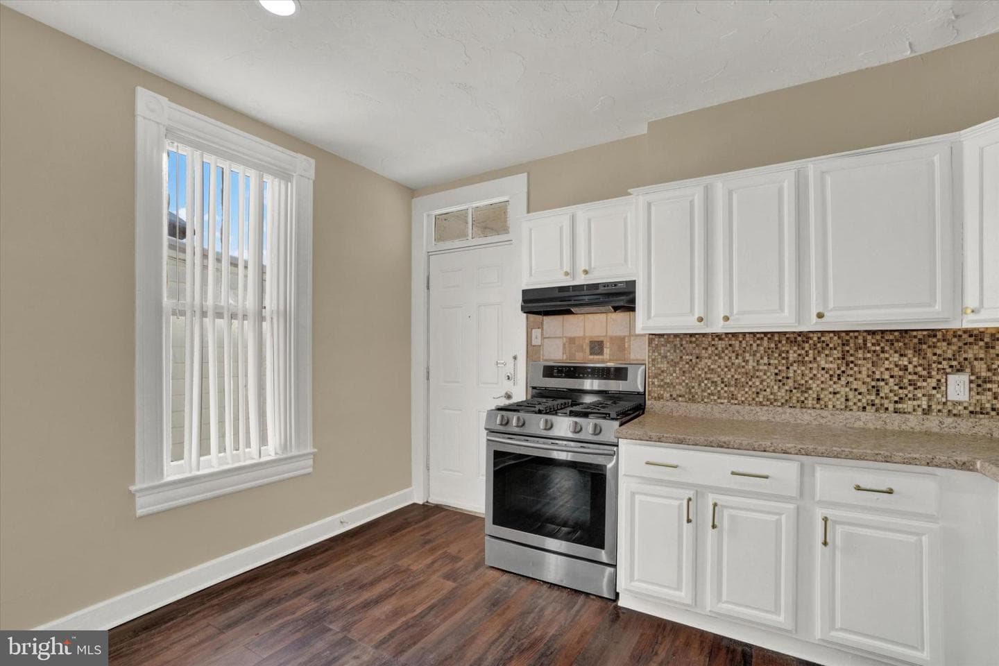 1420 W Market Street photo 10