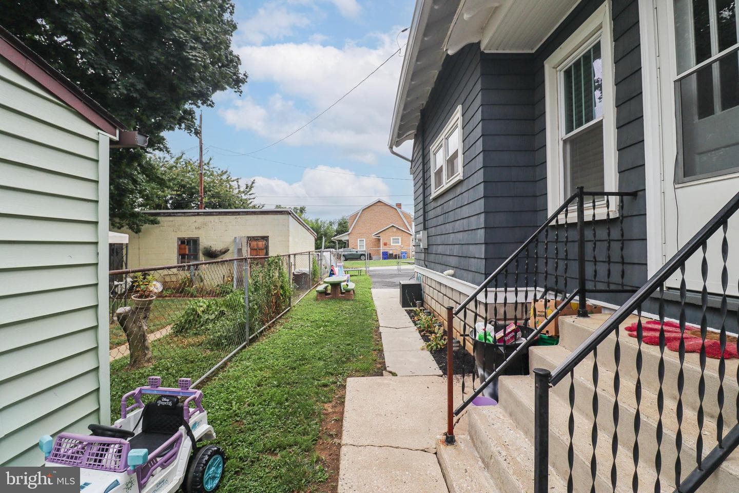 639 Dallas Street photo 21