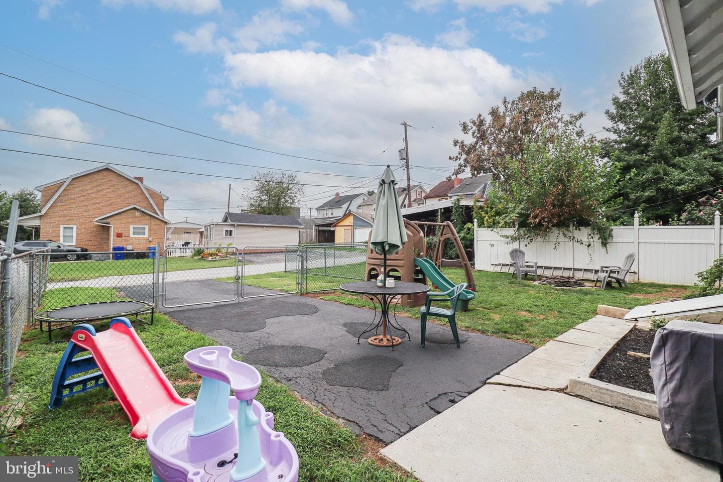 639 Dallas Street photo 22