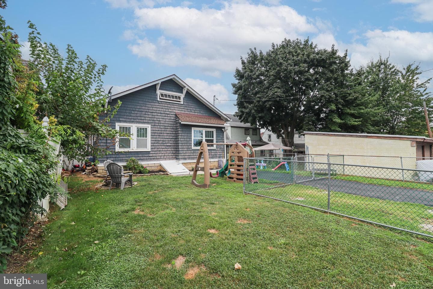 639 Dallas Street photo 24