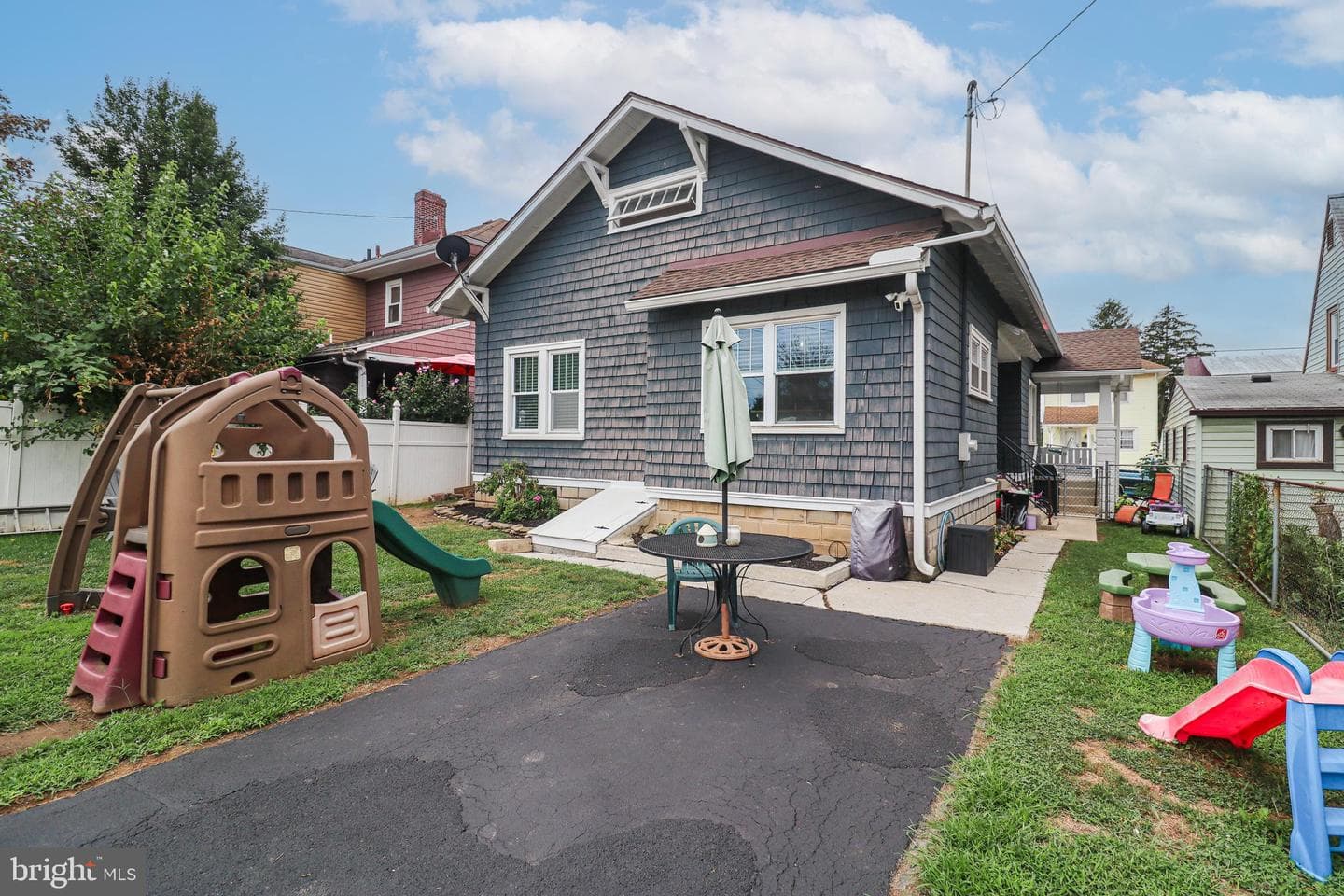 639 Dallas Street photo 25