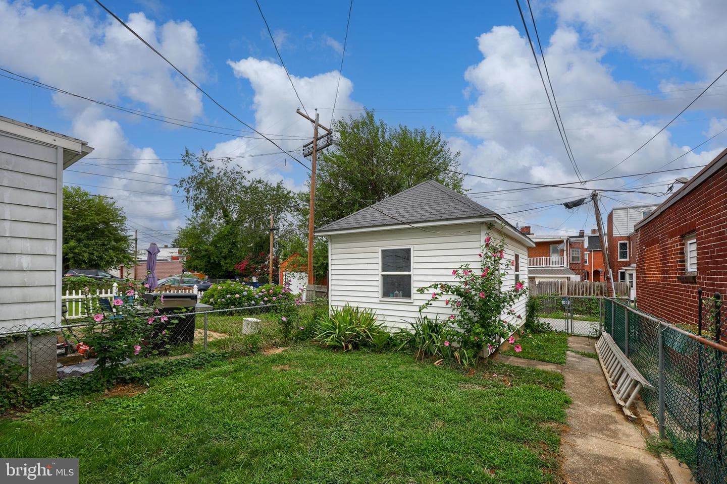 1105 W Princess Street photo 24