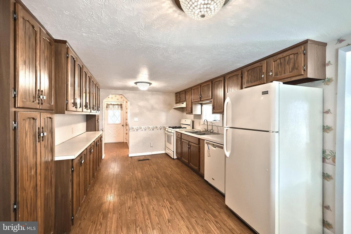 868 Greenbriar Road photo 28