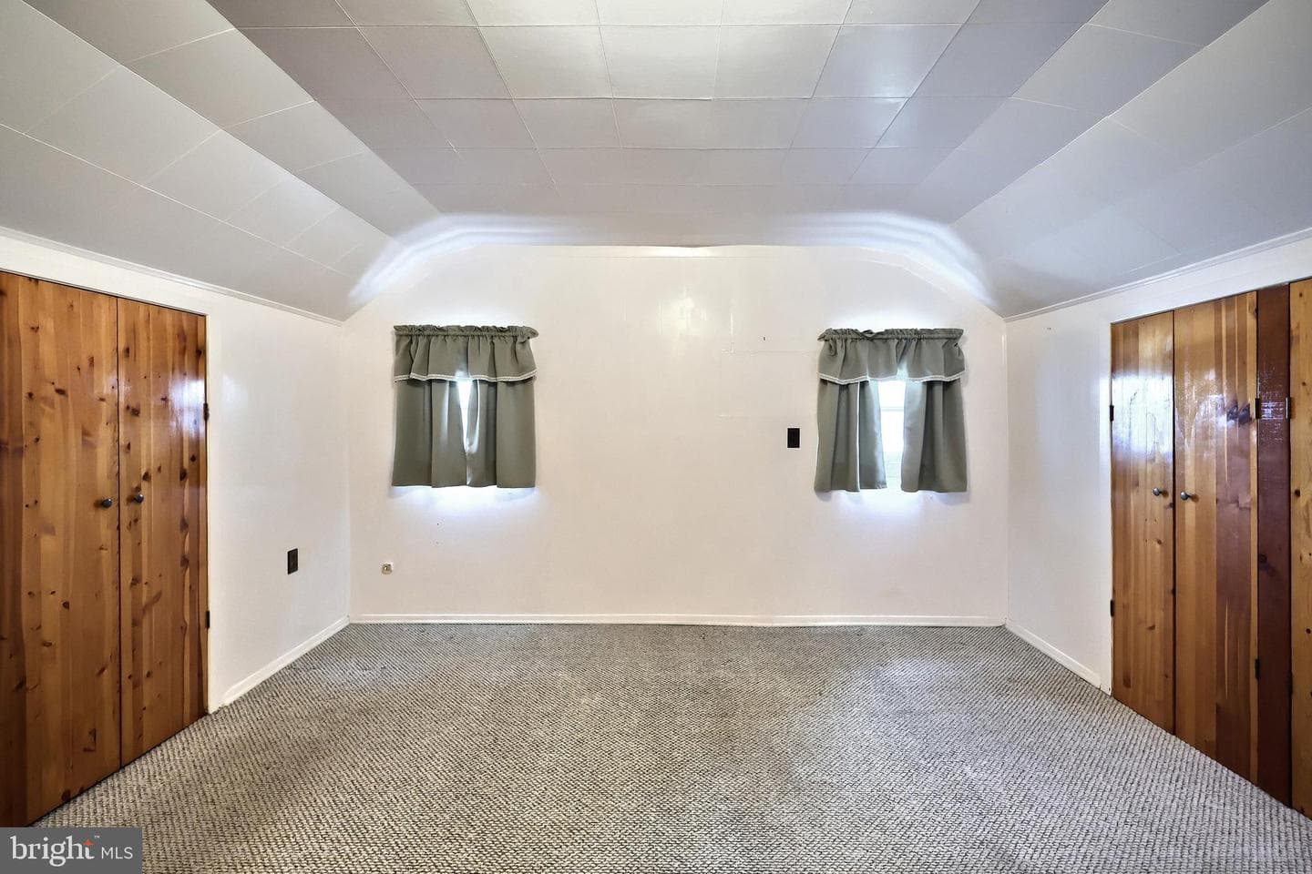 868 Greenbriar Road photo 34