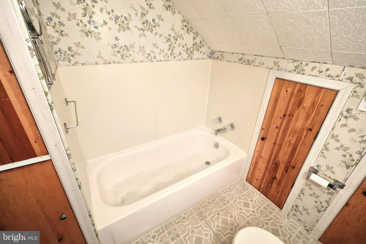 868 Greenbriar Road photo 42