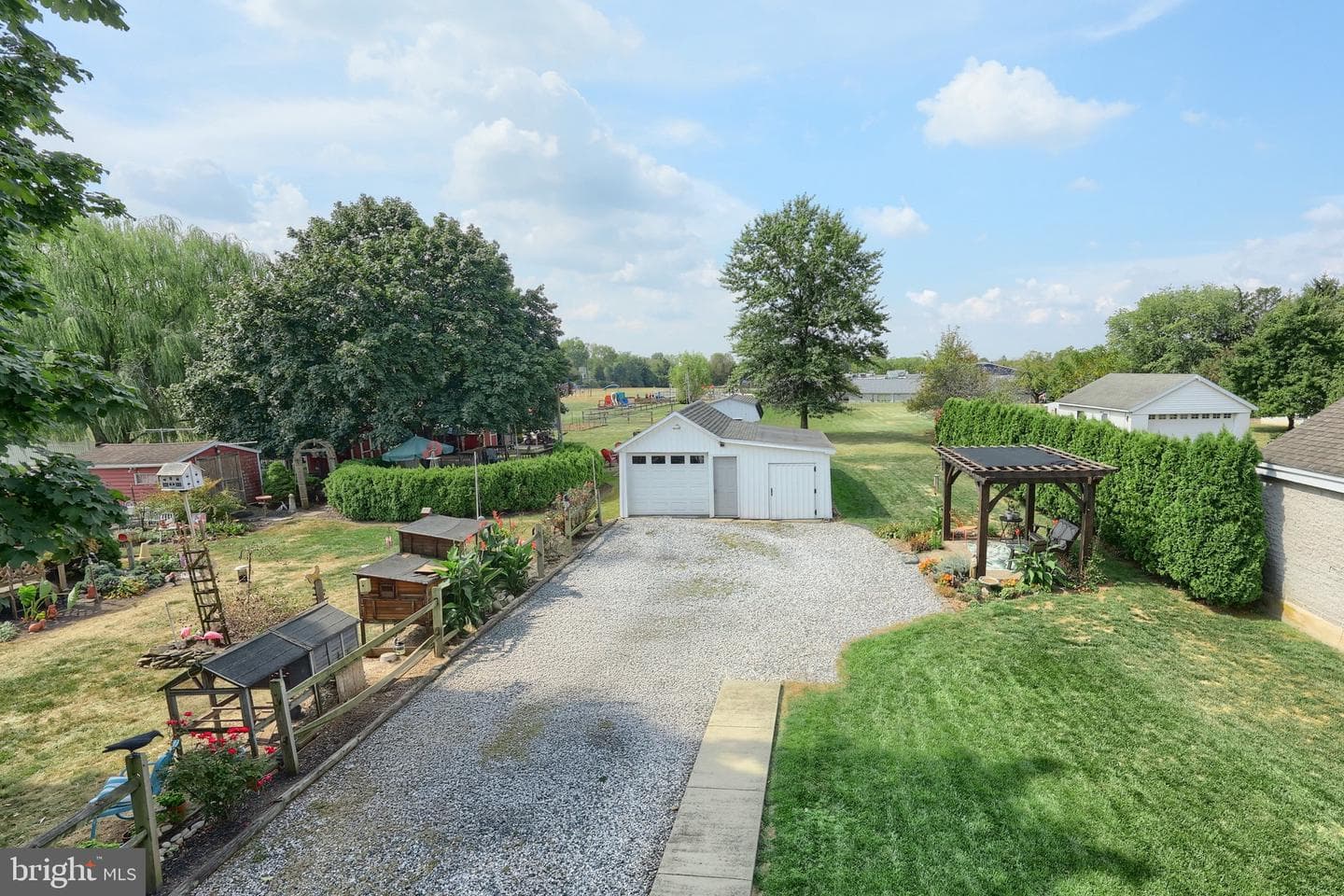855 Greenbriar Road photo 6