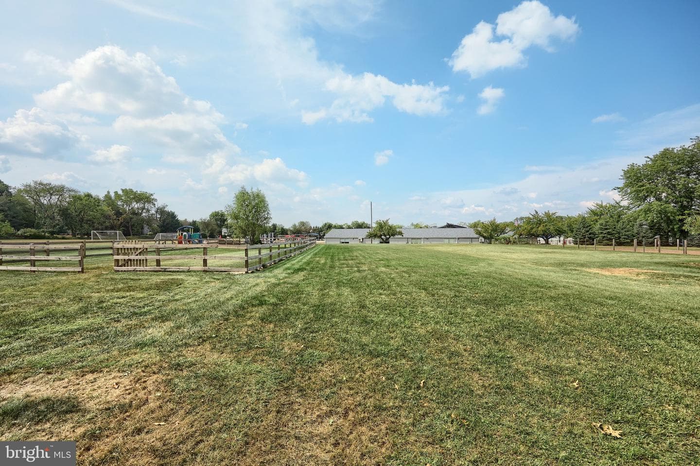 855 Greenbriar Road photo 7