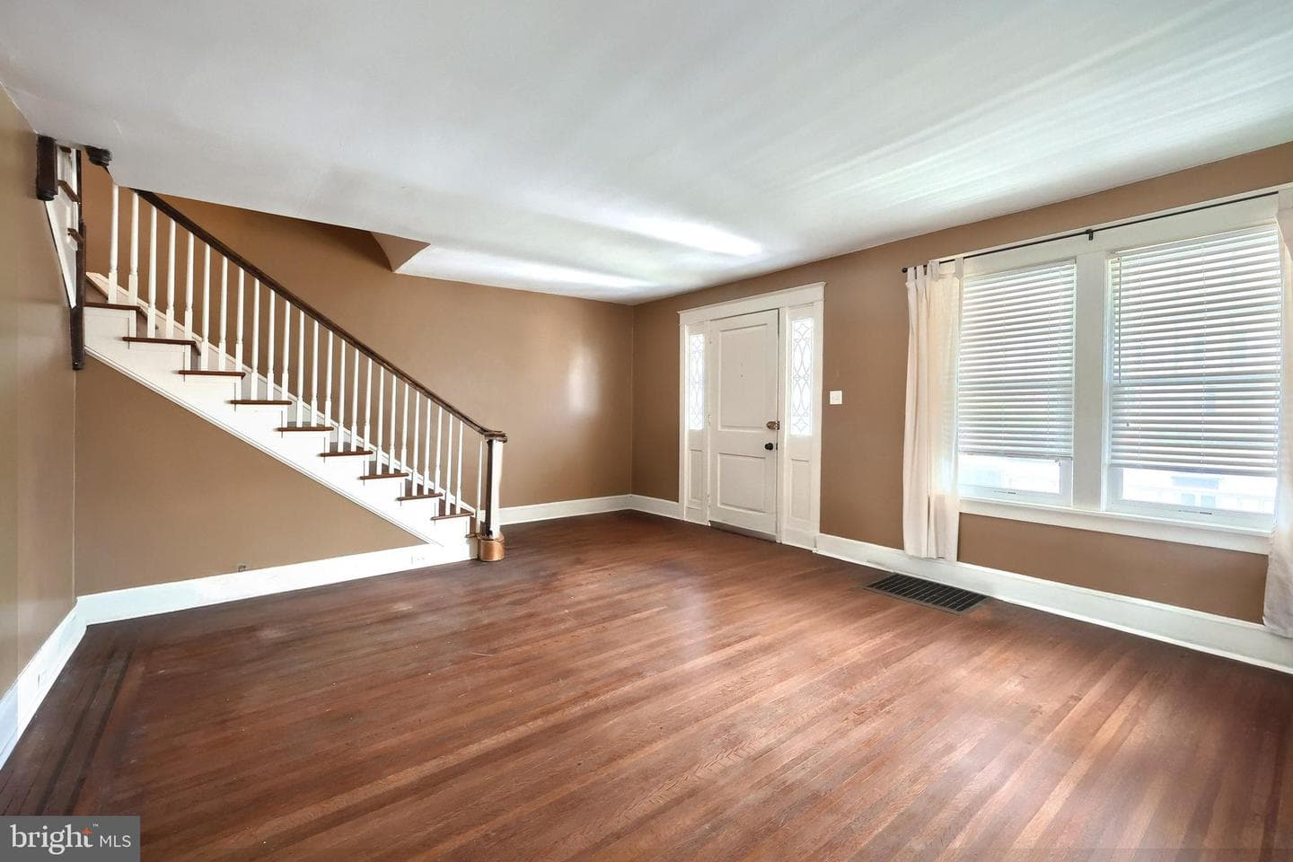 539 W Jackson Street photo 10
