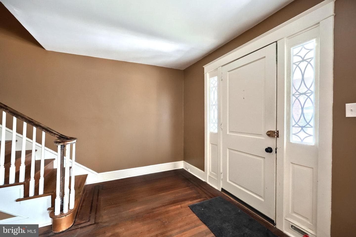 539 W Jackson Street photo 4