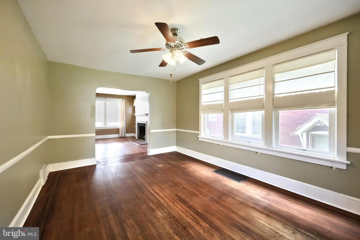 539 W Jackson Street photo 7
