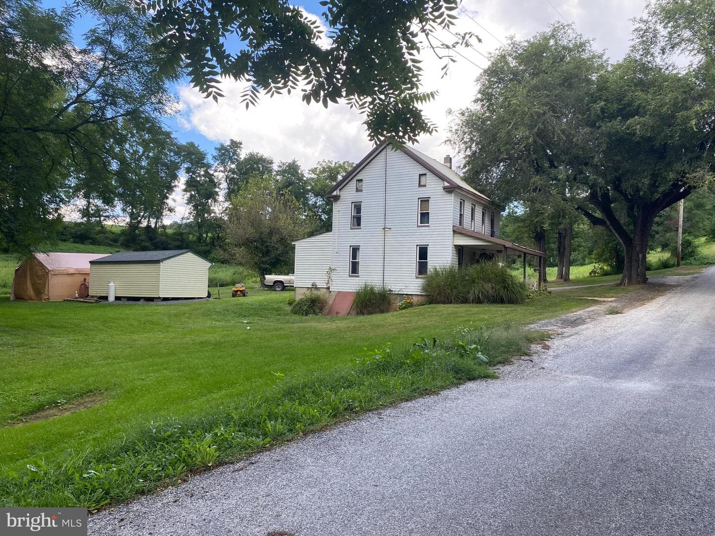 10400 Enfield Road photo 15