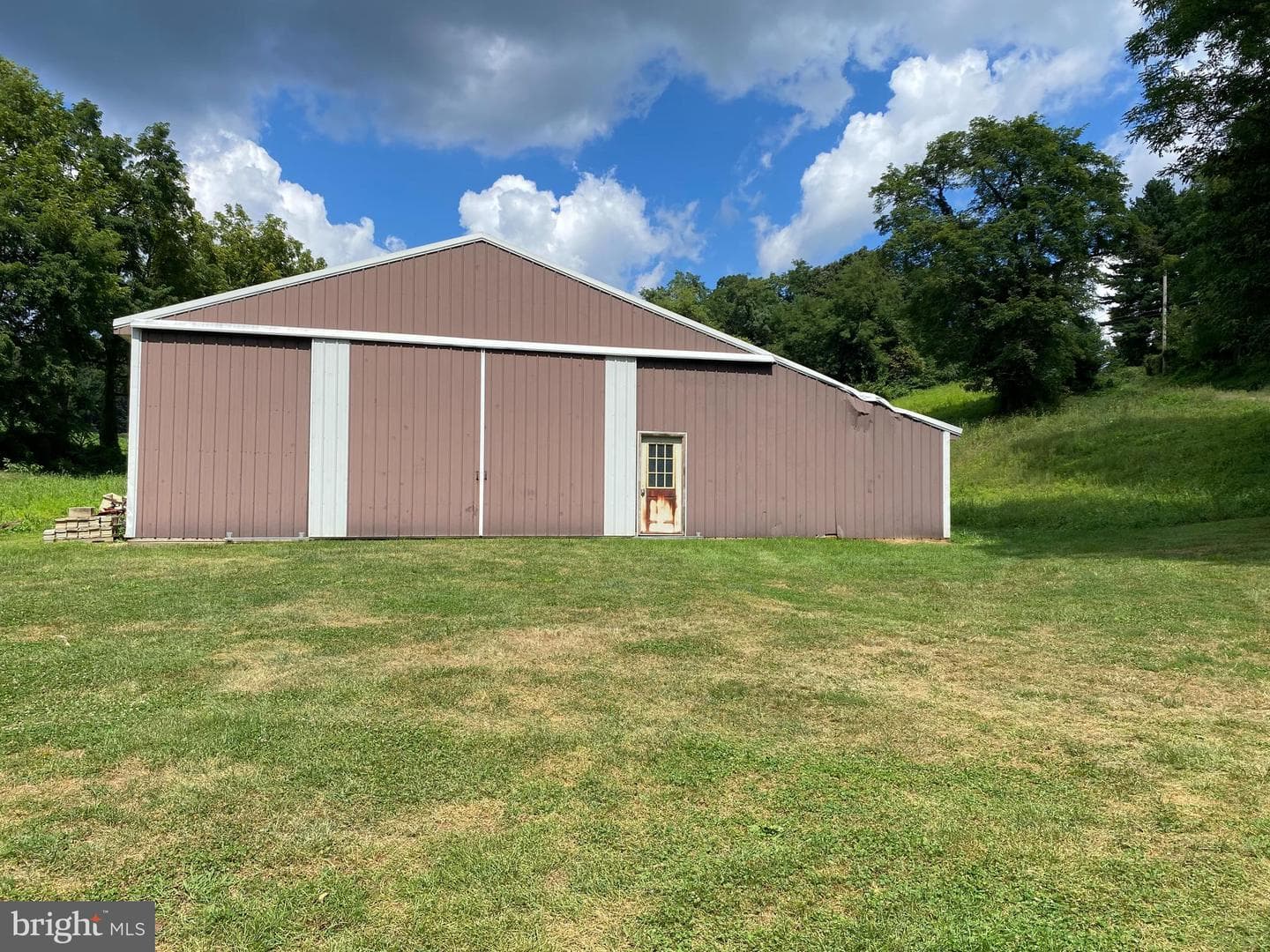 10400 Enfield Road photo 20