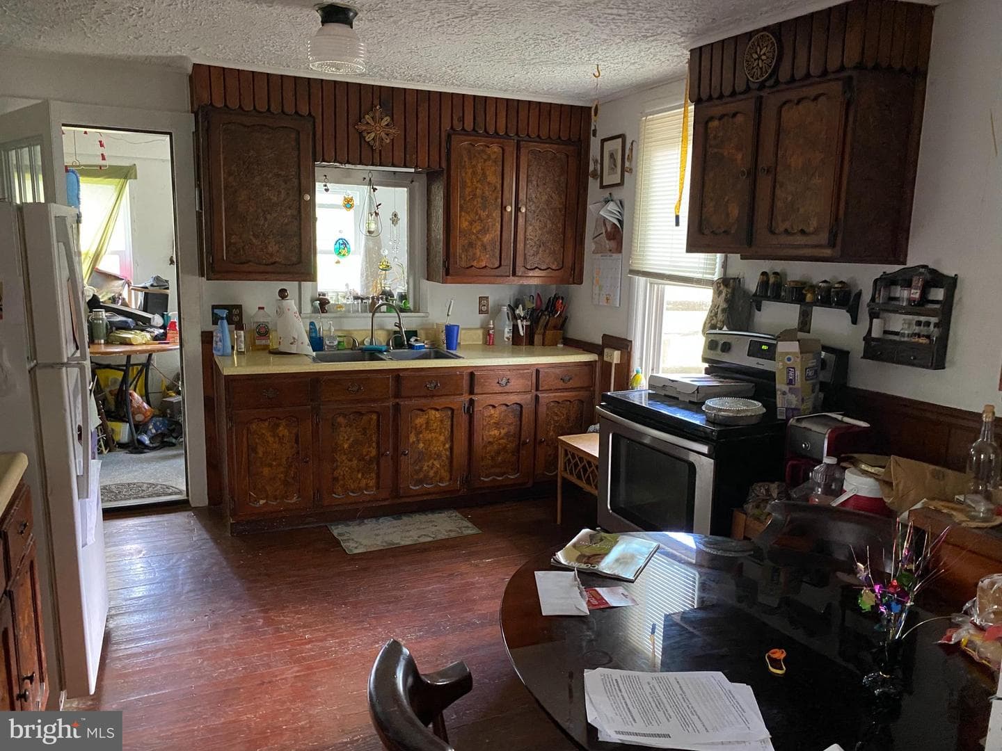 10400 Enfield Road photo 23