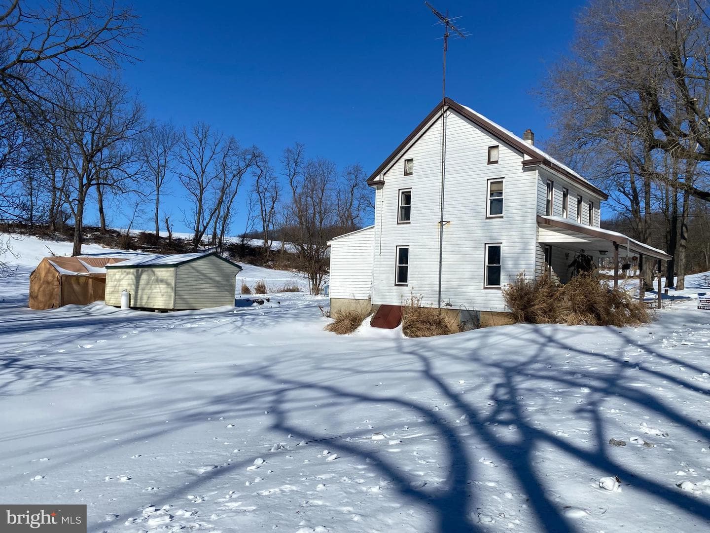 10400 Enfield Road photo 4