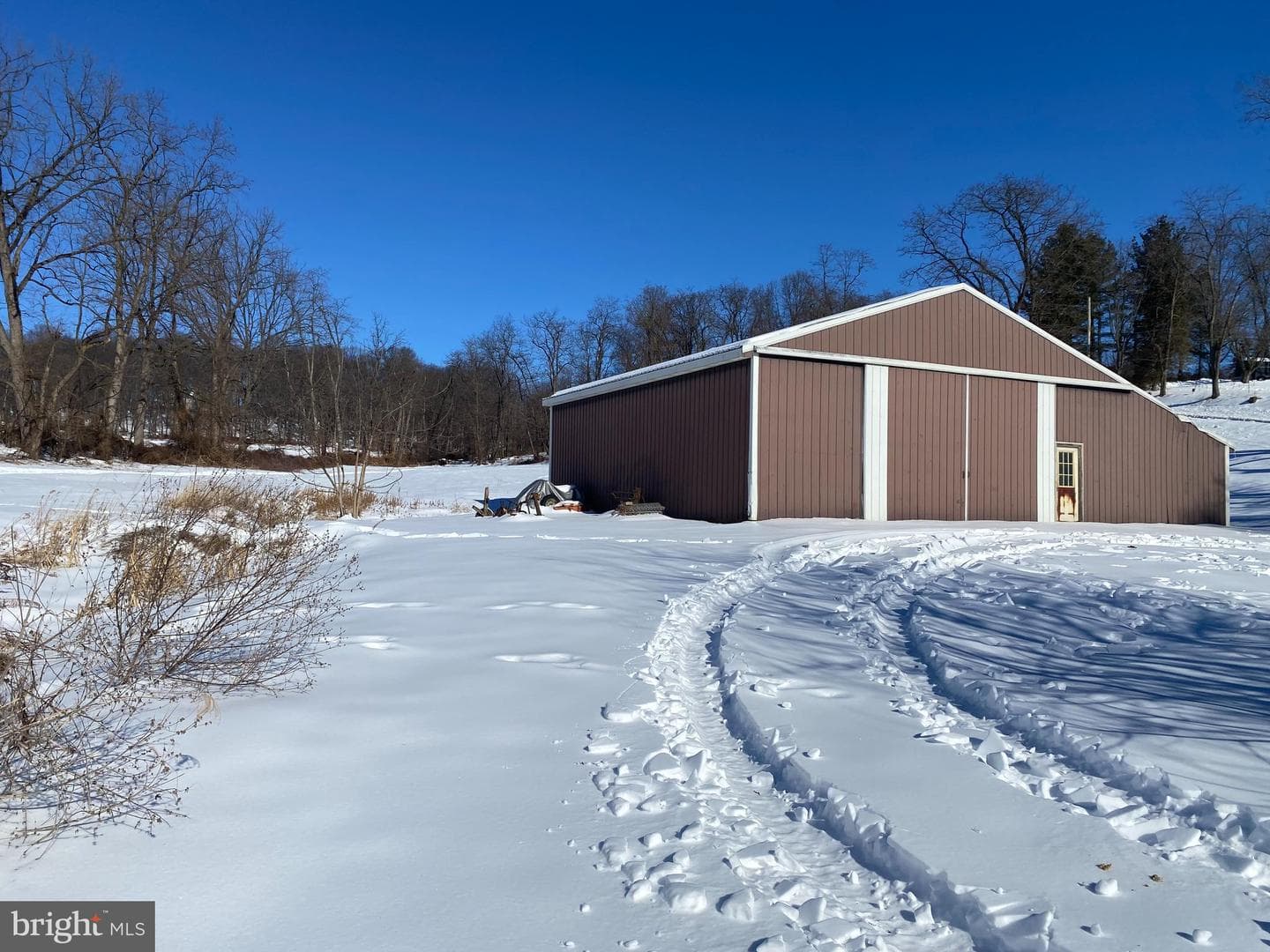 10400 Enfield Road photo 5