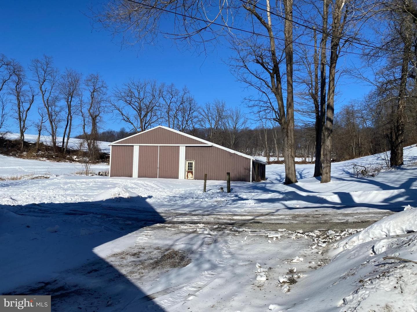 10400 Enfield Road photo 7