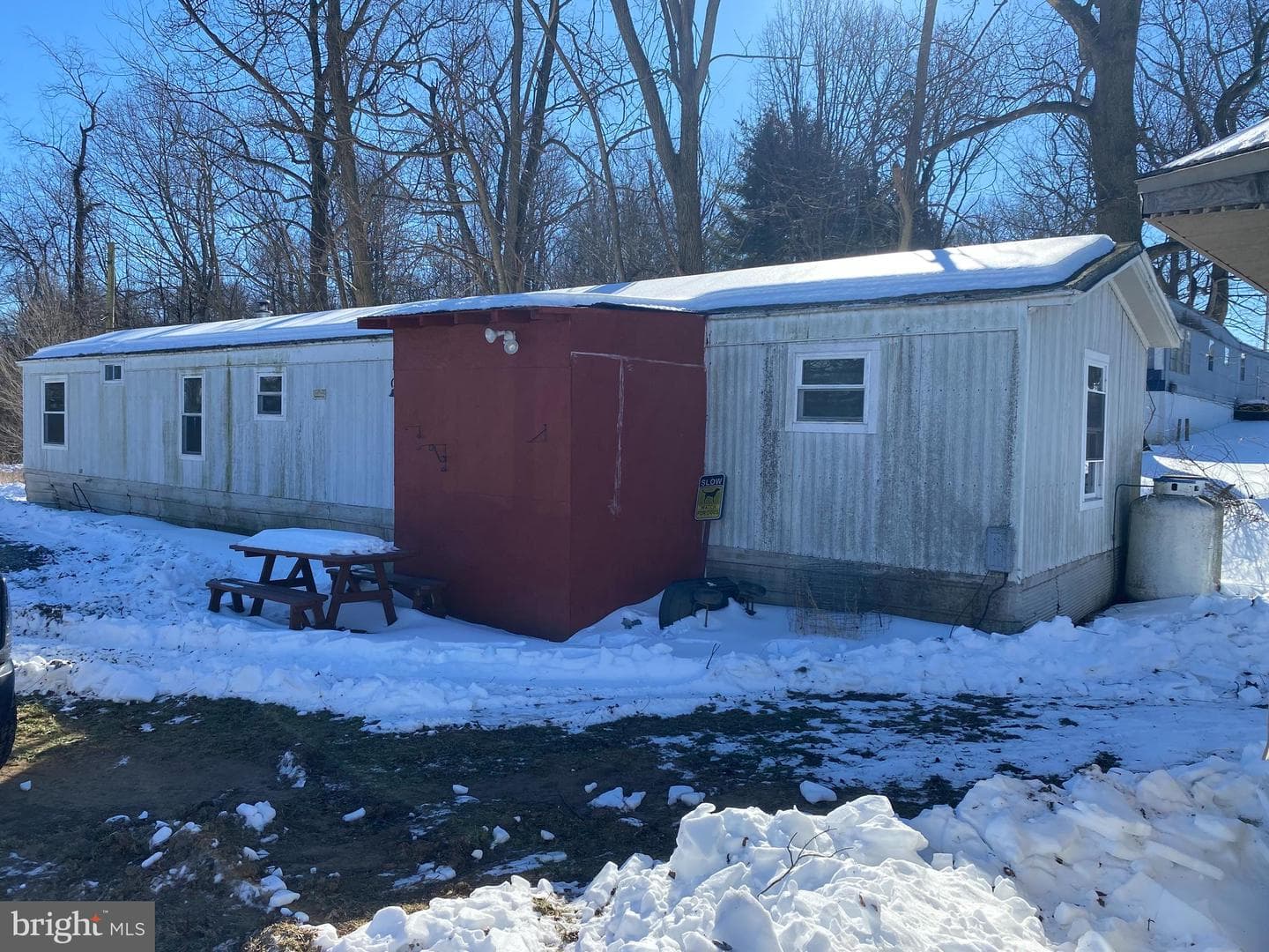 10400 Enfield Road photo 9