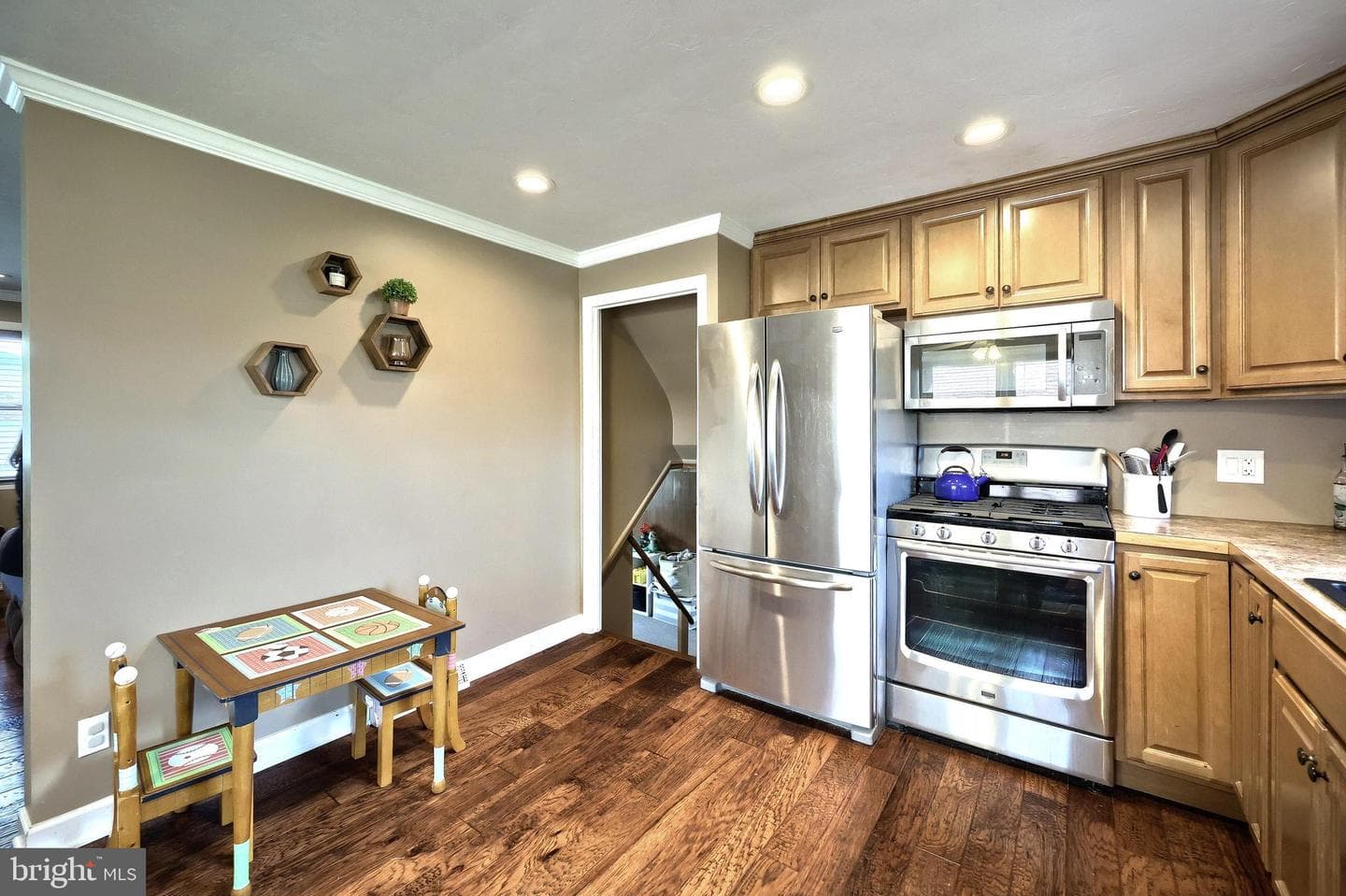 2437 Schoolhouse Lane photo 10