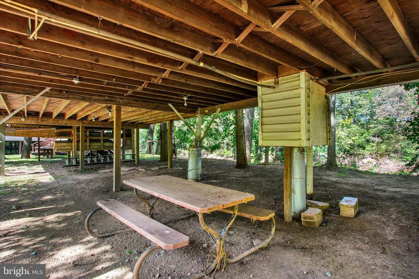 719 N Creek Road photo 13