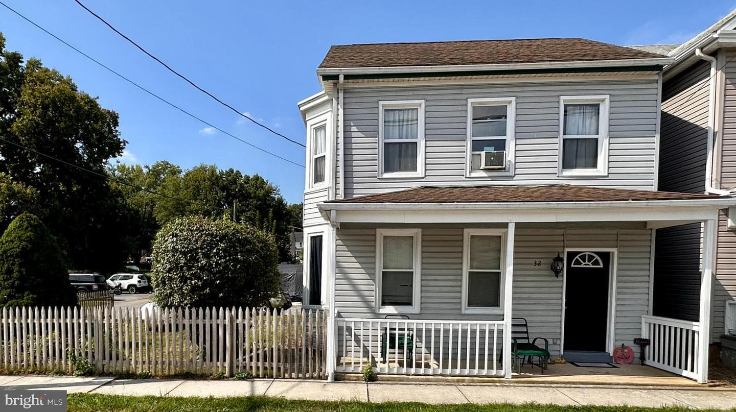 32 N York Street photo 2