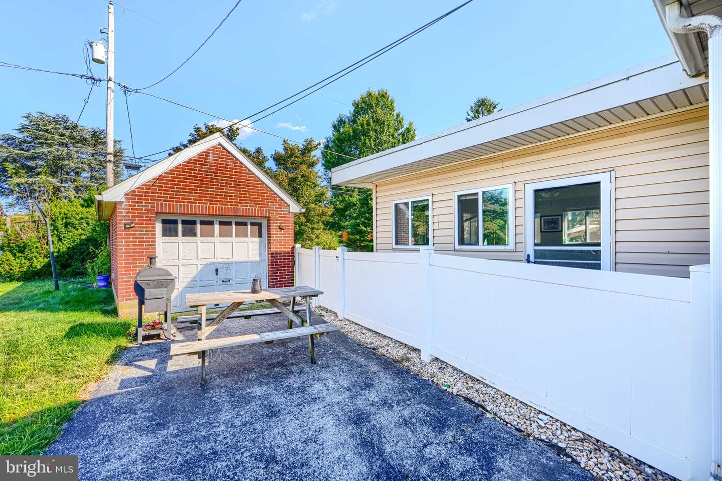 741 S Russell Street photo 3