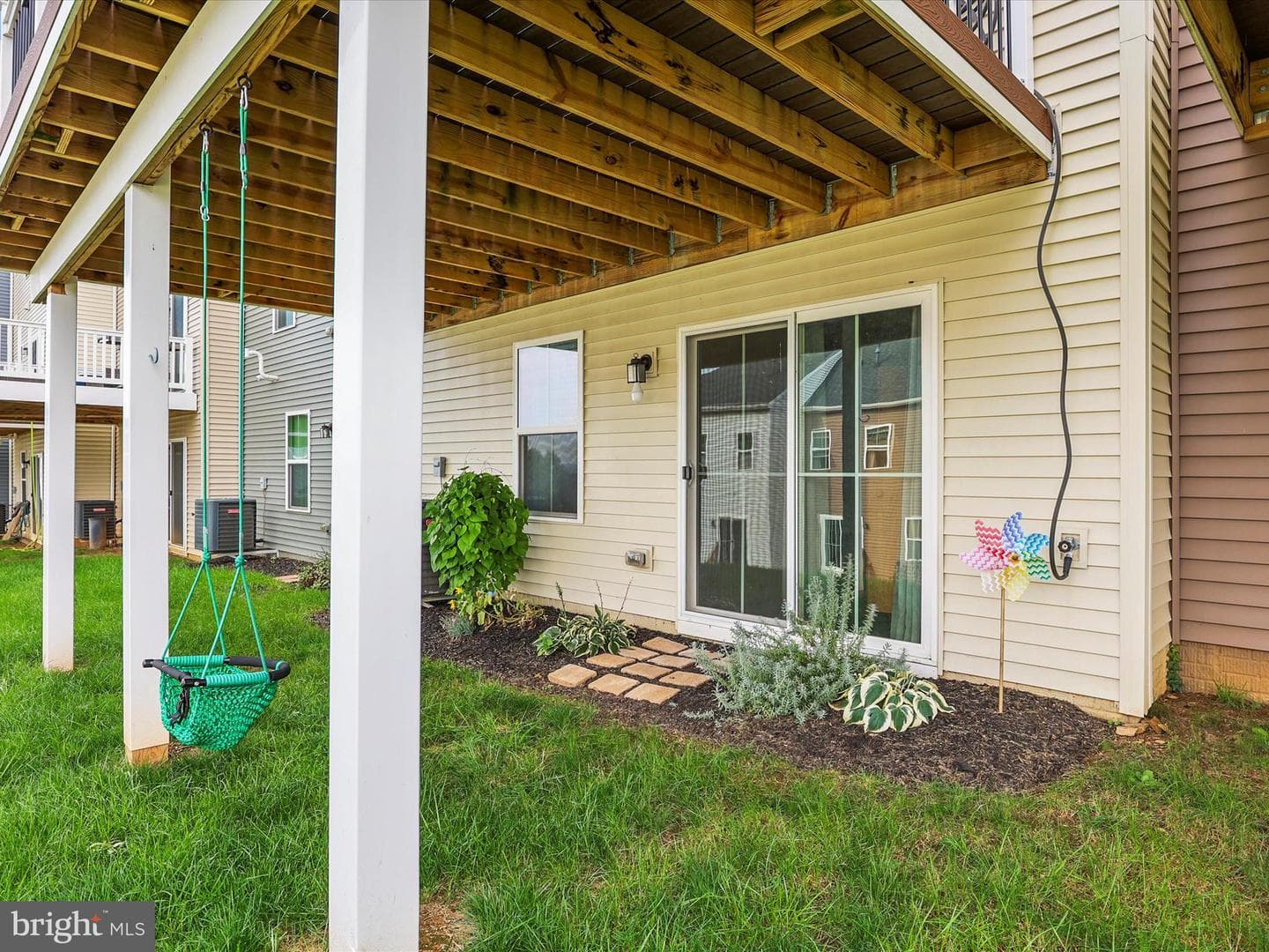 1138 Rosecroft Lane photo 33