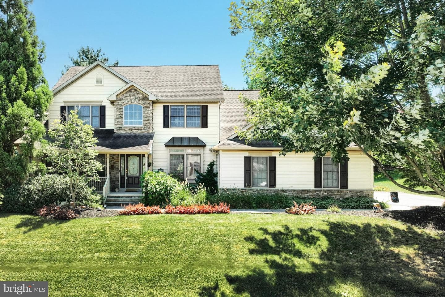 2415 Emiray Court photo 2