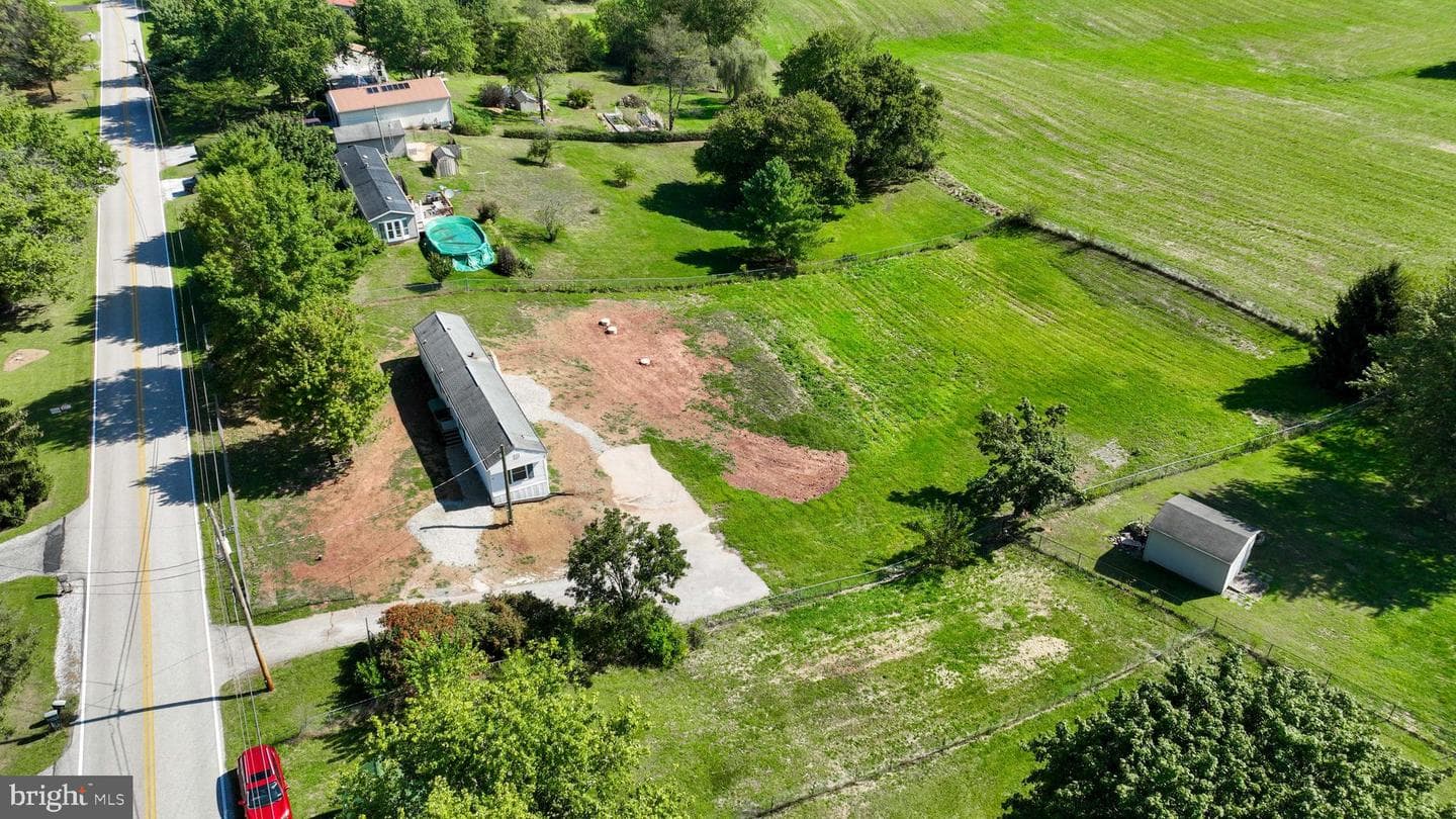 4391 Schoolhouse Road photo 2