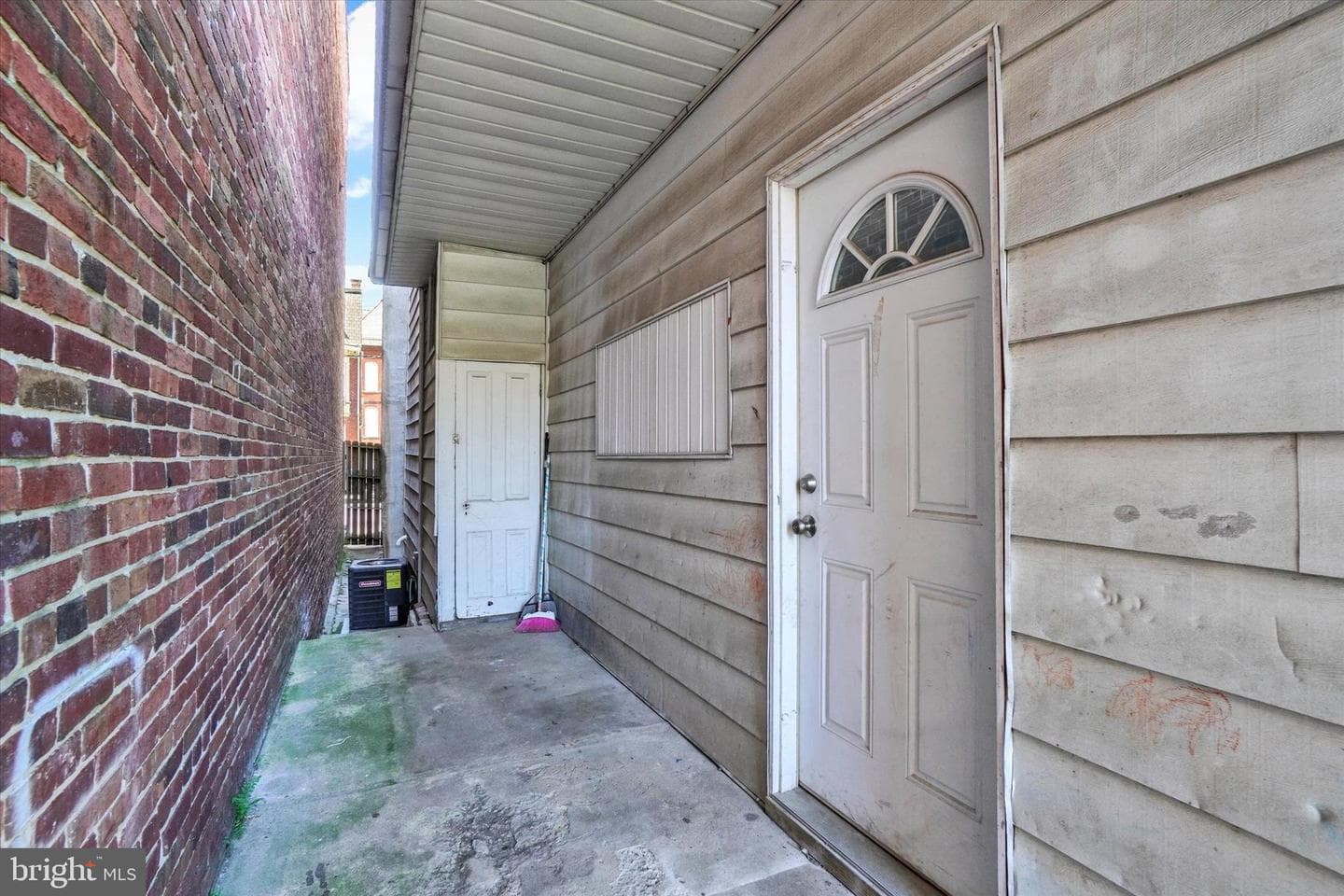 41 N West Street photo 23