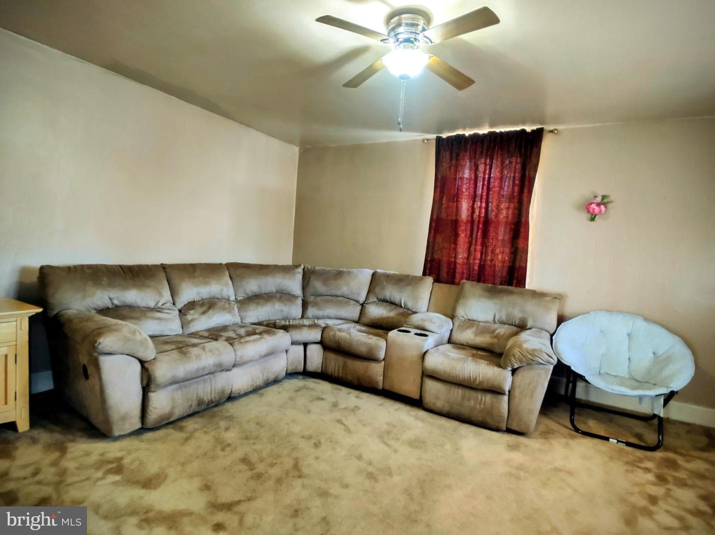 216 Charles Avenue photo 6