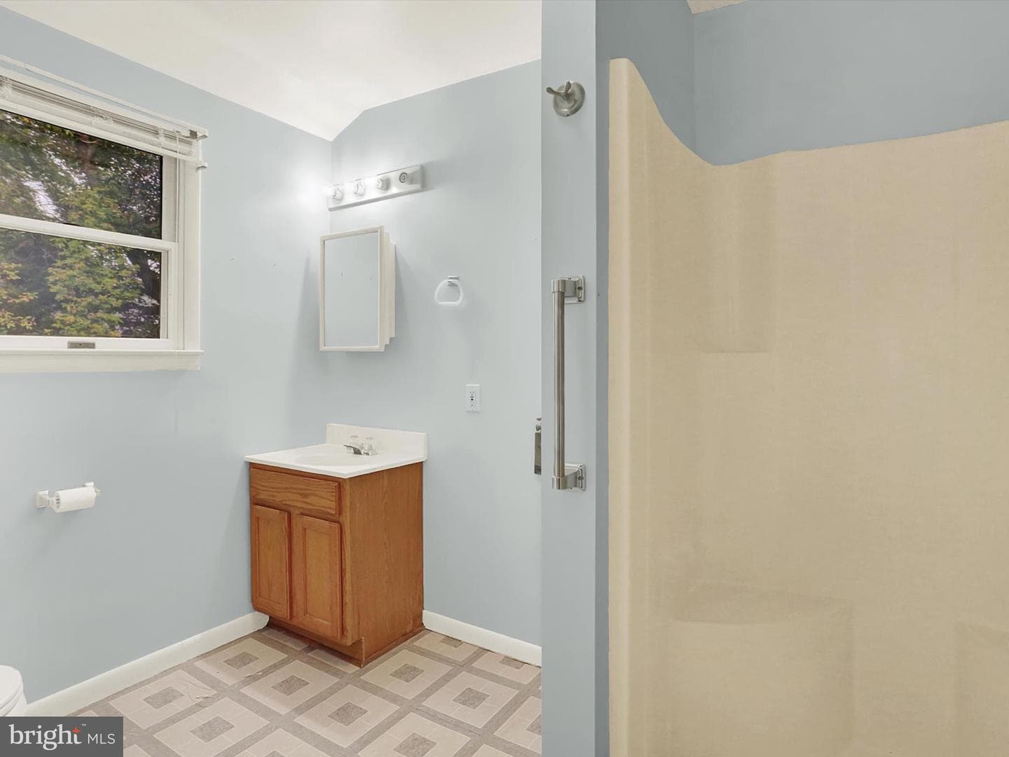 317 Hillcrest Drive photo 32
