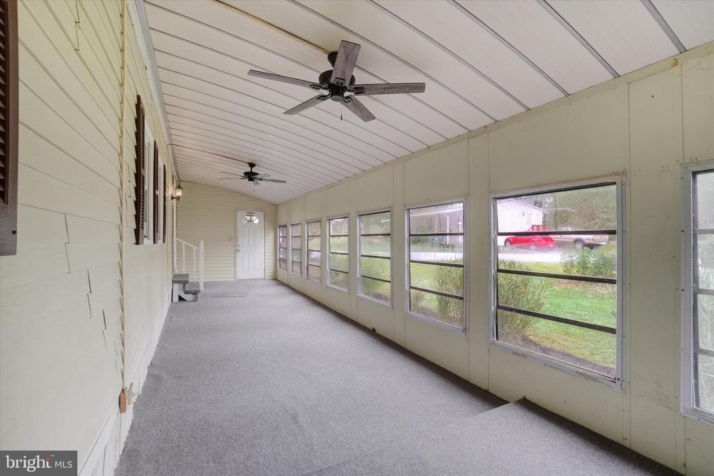 209 Holly Drive photo 4