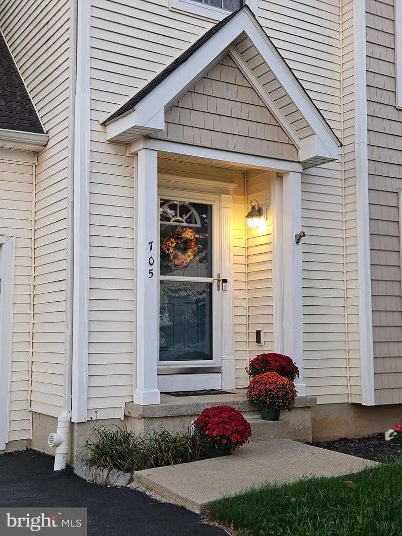 705 Danbury Drive photo 2