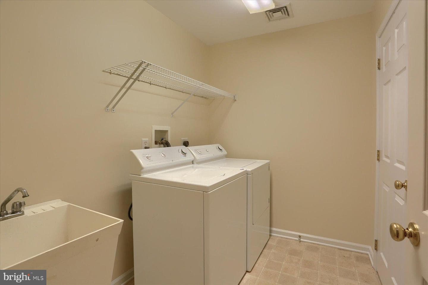2578 Shagbark Court photo 17