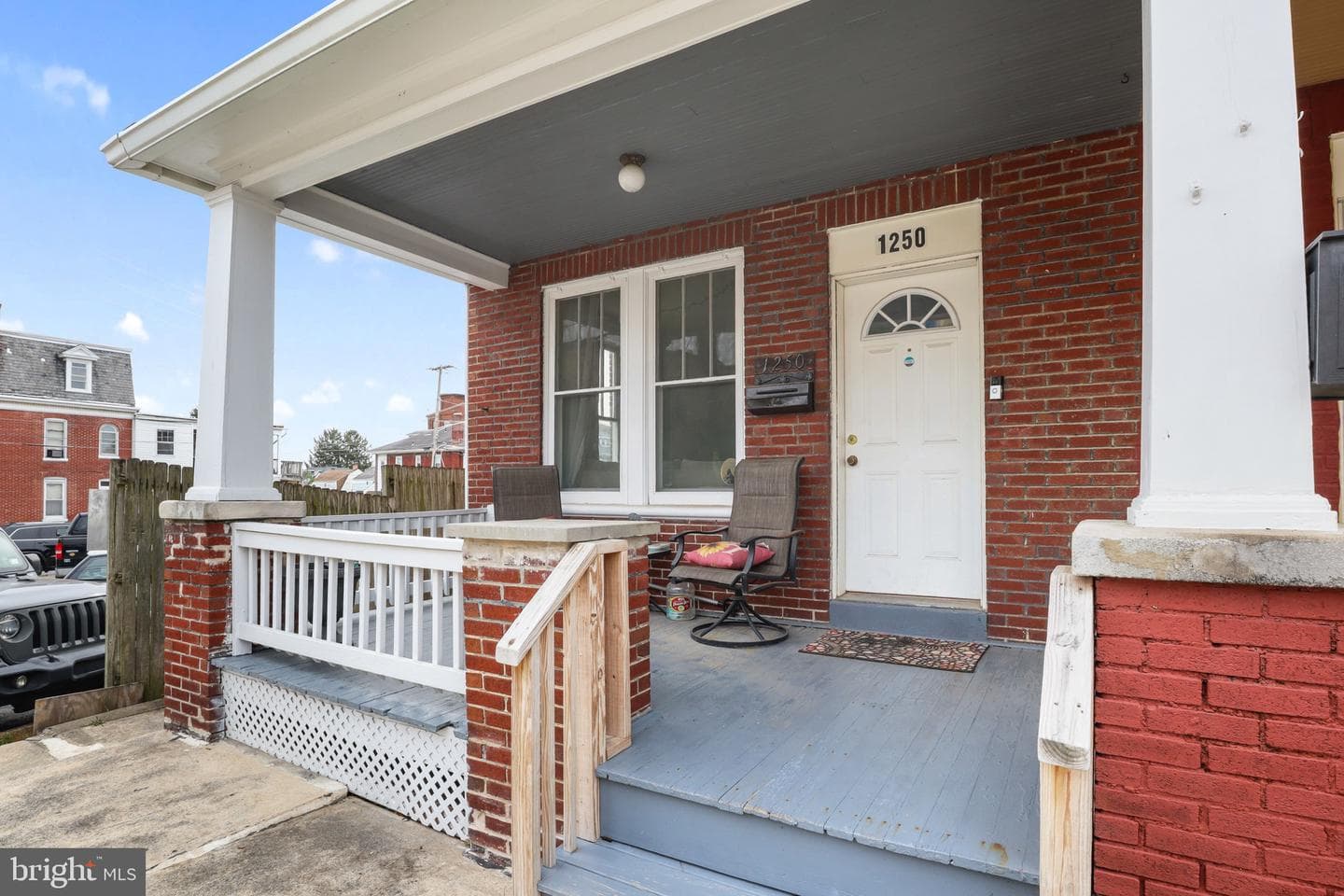 1250 W King Street photo 3