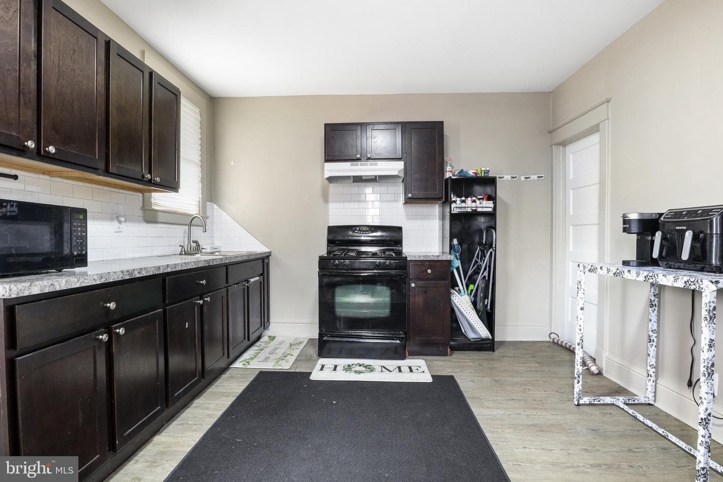 1250 W King Street photo 8