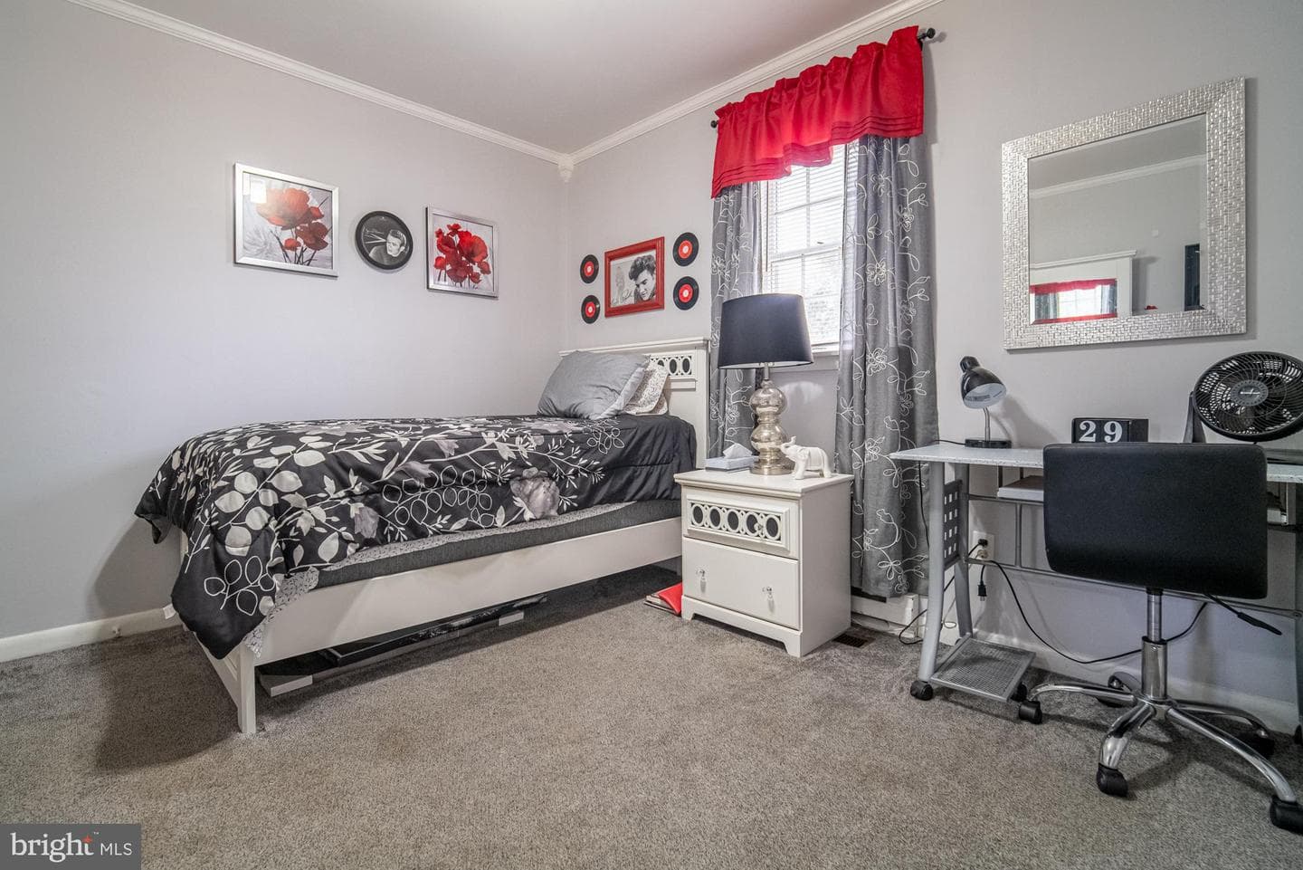 1398 Manor Road photo 18