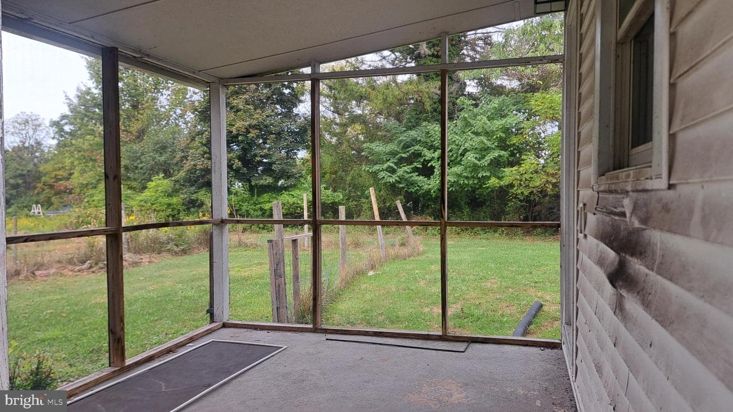 21 N York Road photo 15