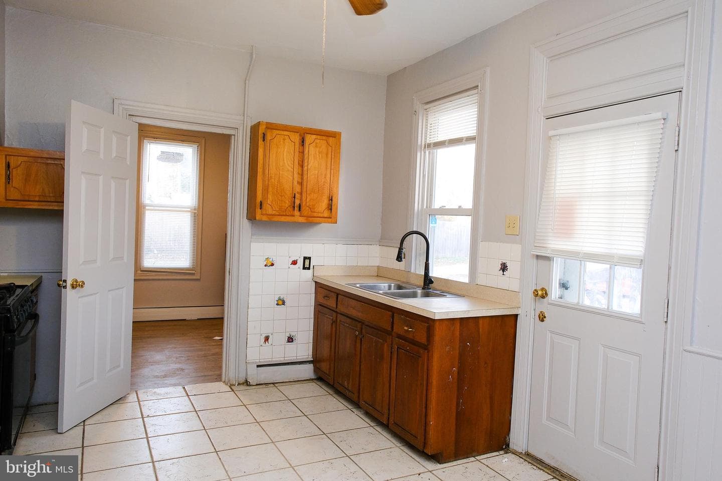 225 W Front Street photo 17