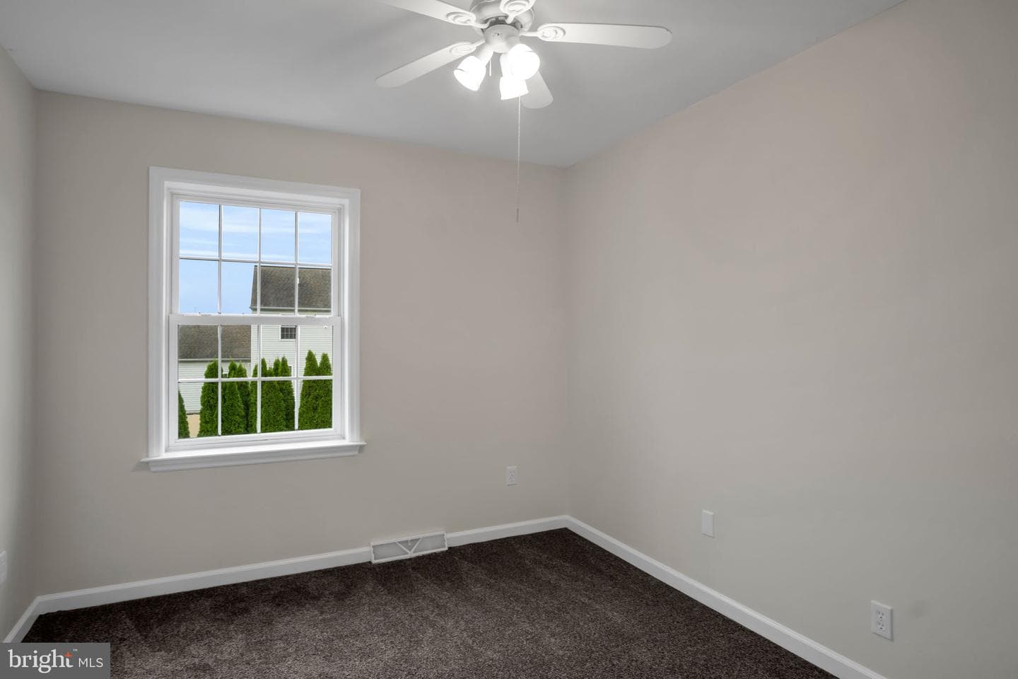 3960 Sheppard Drive photo 12