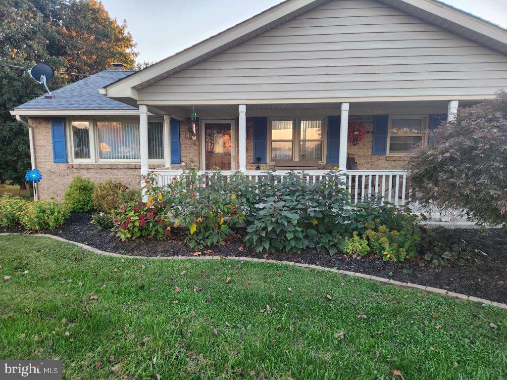 6 Lakeview Drive photo 2