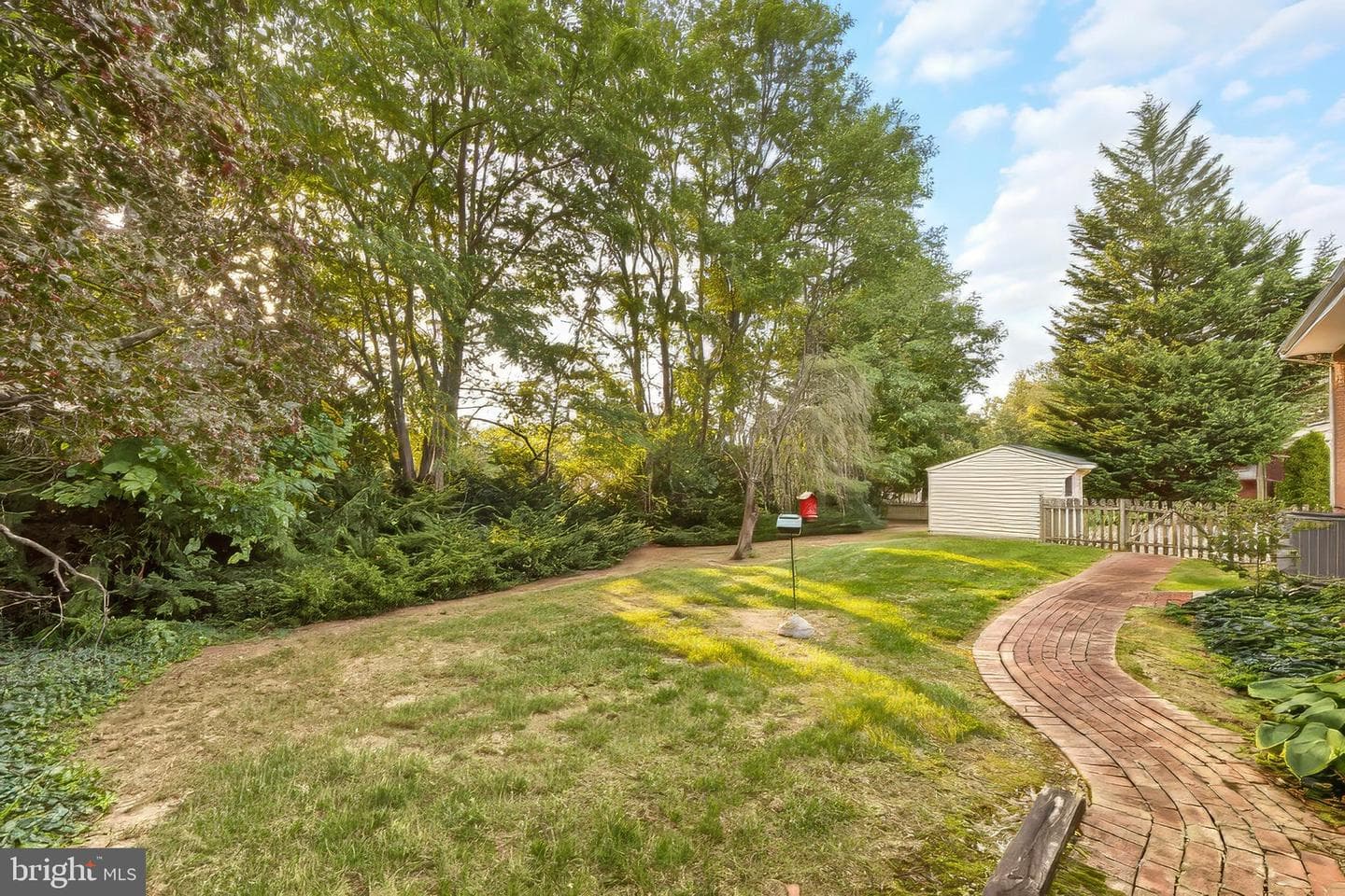 1311 Ruxton Road photo 31