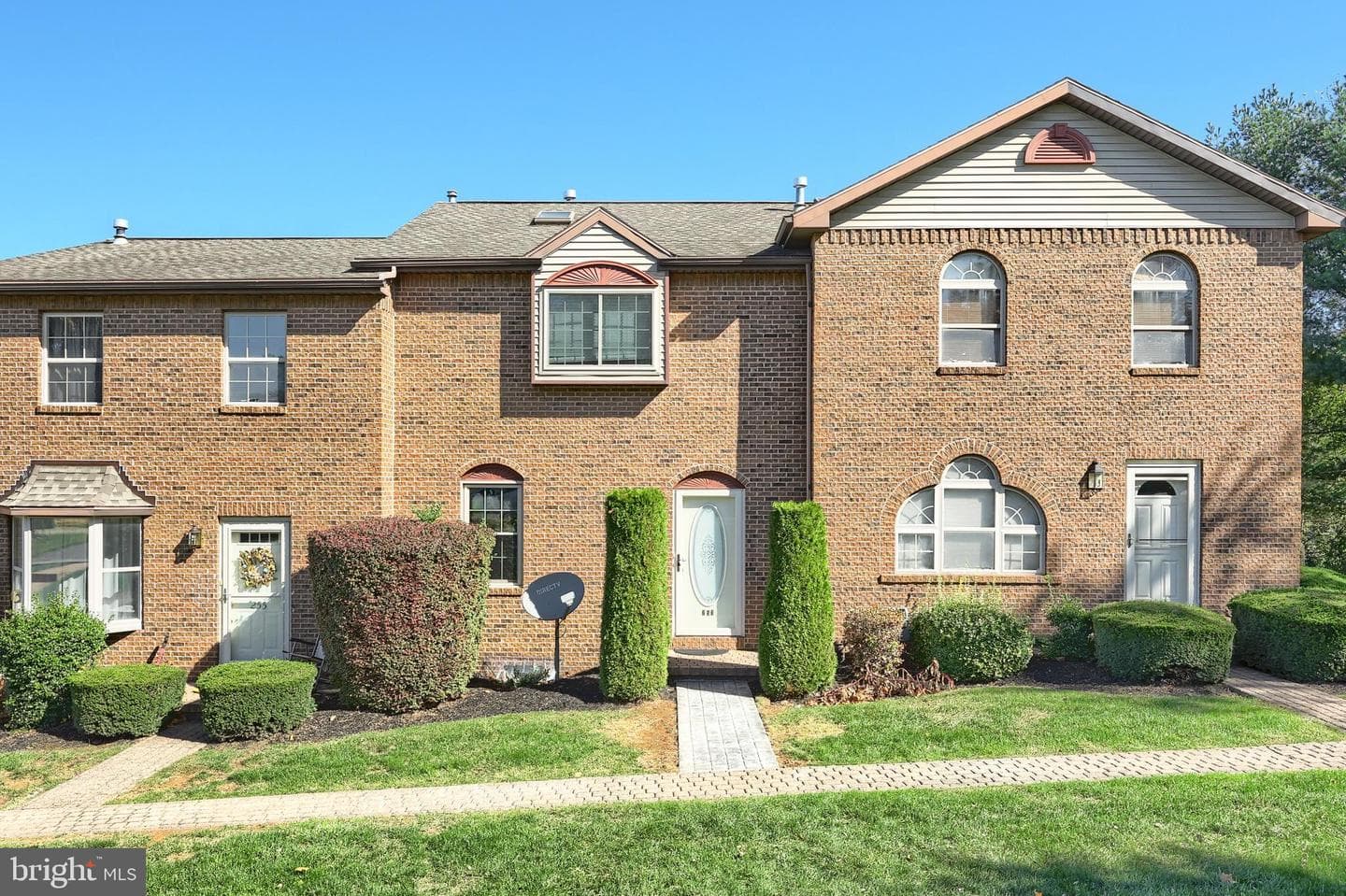 253 W Chestnut Street #11 photo 3