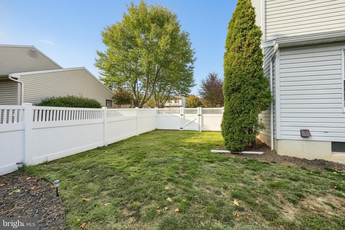 409 White Rose Lane photo 9